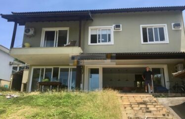 Excelente casa com maravilhosa vista panorâmica!