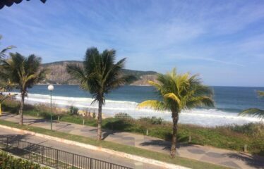 Casa duplex em condomínio Frente a Praia de Camboinhas